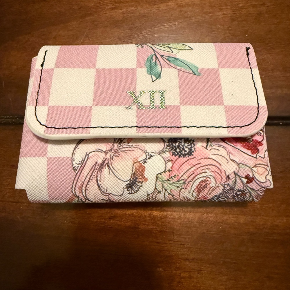 Floral Checkered Card Holder - Picture 2 of 4